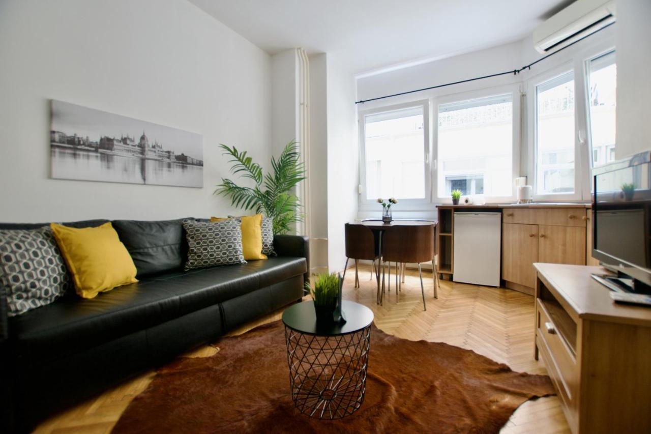 Standard Apartment By Hi5 - Petofi 12 Budapest Exteriör bild