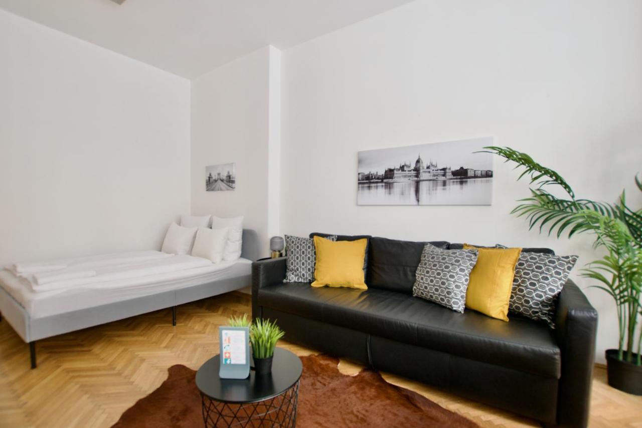 Standard Apartment By Hi5 - Petofi 12 Budapest Exteriör bild