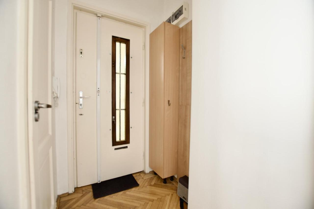 Standard Apartment By Hi5 - Petofi 12 Budapest Exteriör bild