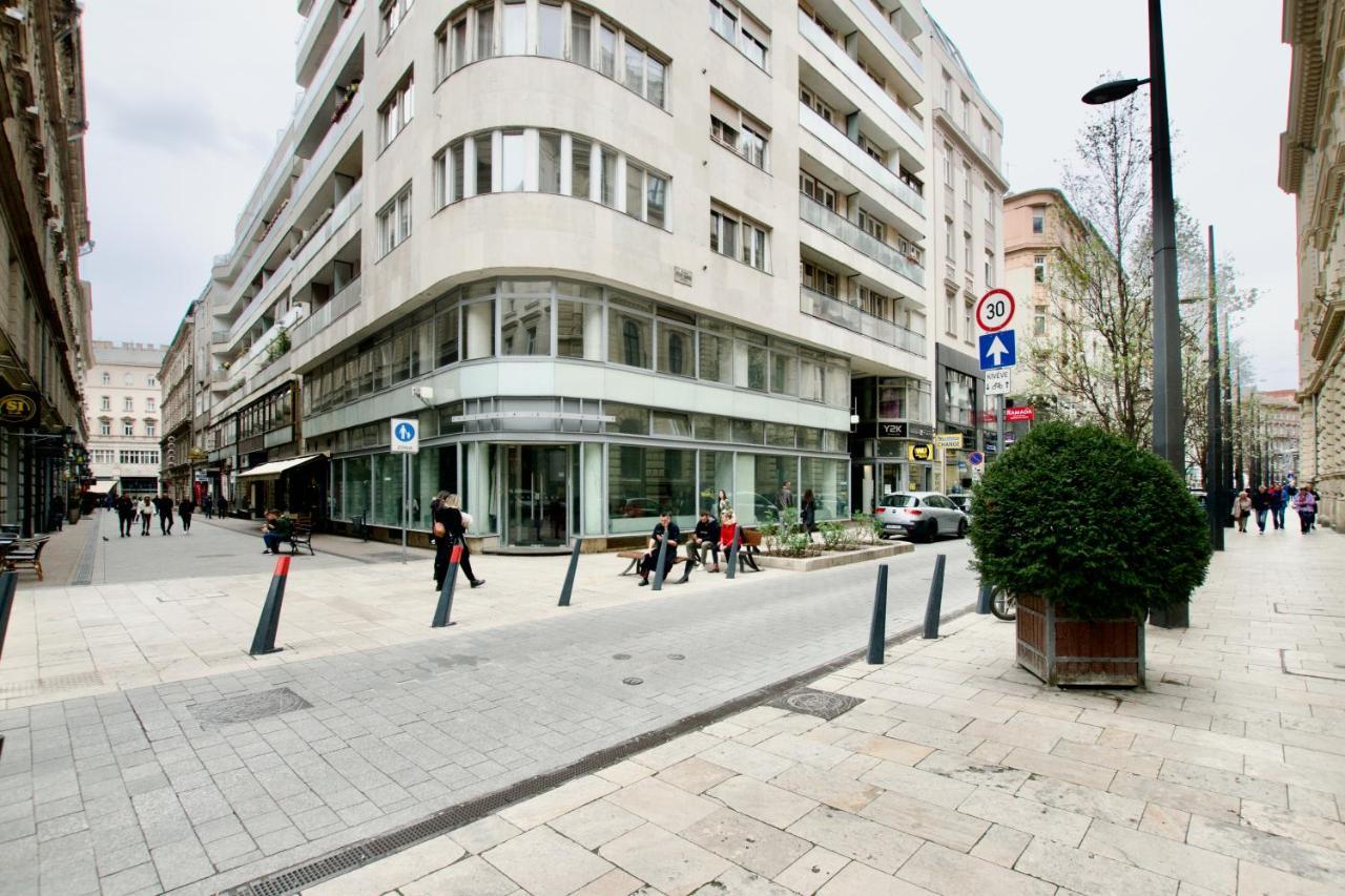 Standard Apartment By Hi5 - Petofi 12 Budapest Exteriör bild