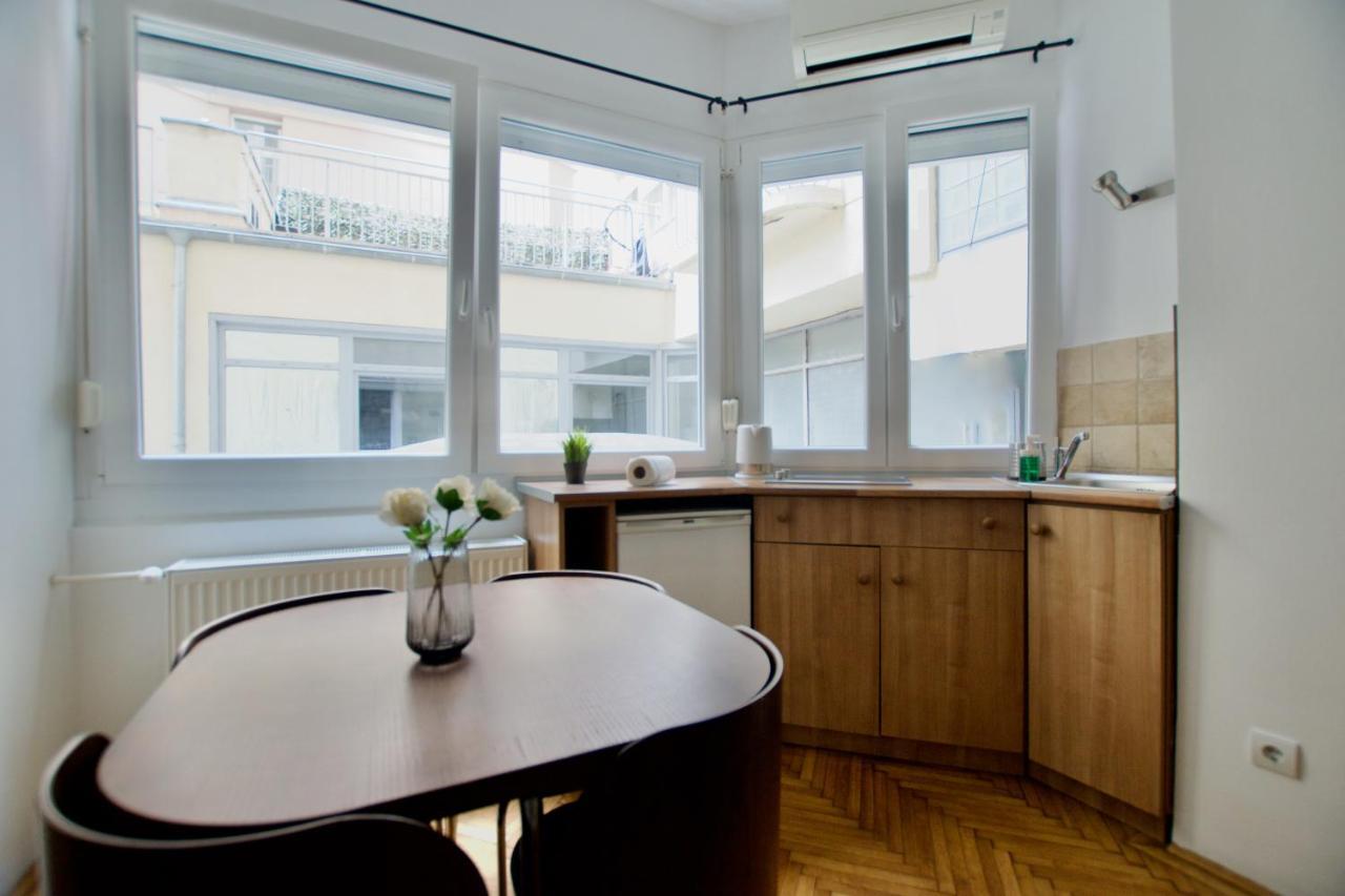 Standard Apartment By Hi5 - Petofi 12 Budapest Exteriör bild